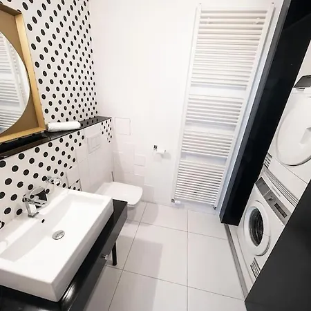 4br & 2,5bath Heritage Panorama With Terrace Prague